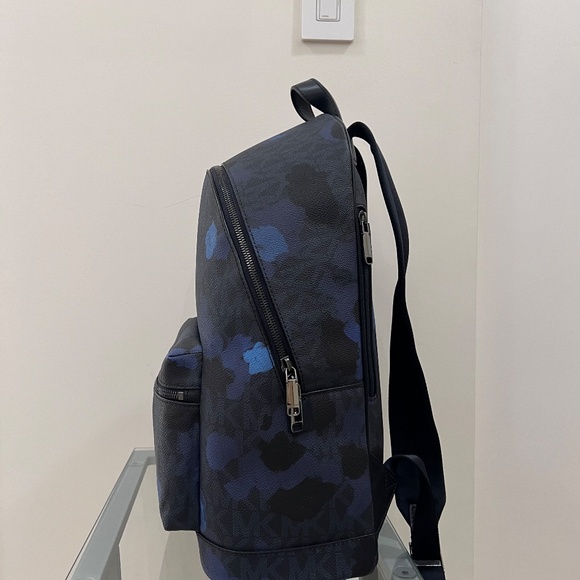 Michael Kors backpack - Picture 3 of 6